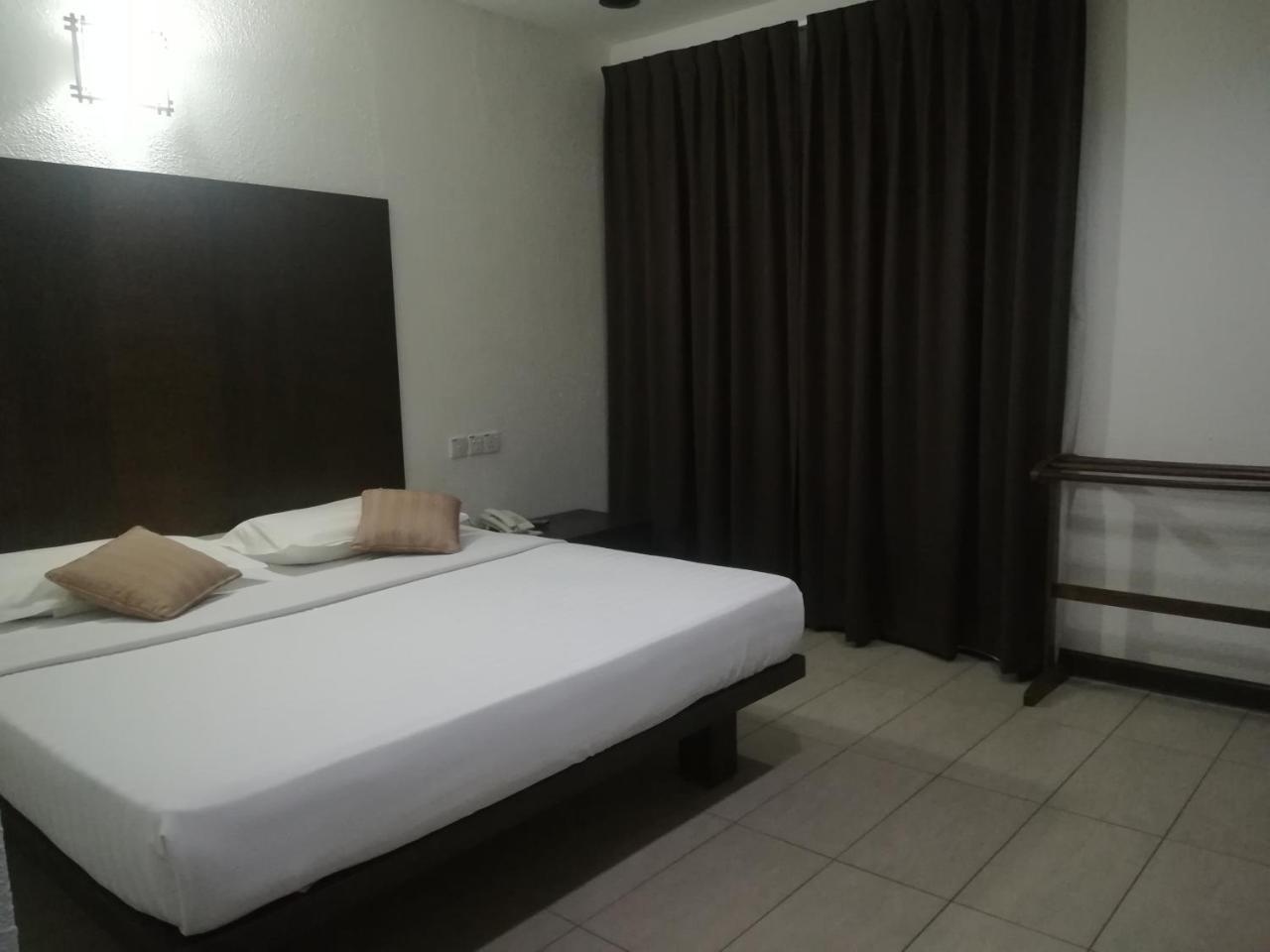 Crystal Lodge Kota Bharu Eksteriør billede